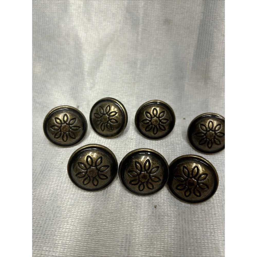 Antique Elegant Daisy Like Floral Pattern 7 Cabinet Drawer Pulls Brass Finish